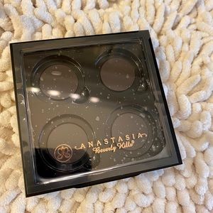 Anastasia Beverly Hills empty eyeshadow quad New